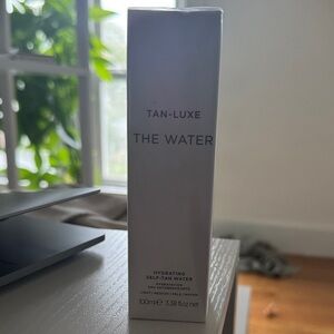 The Water Hydrating Self-Tan Water - White